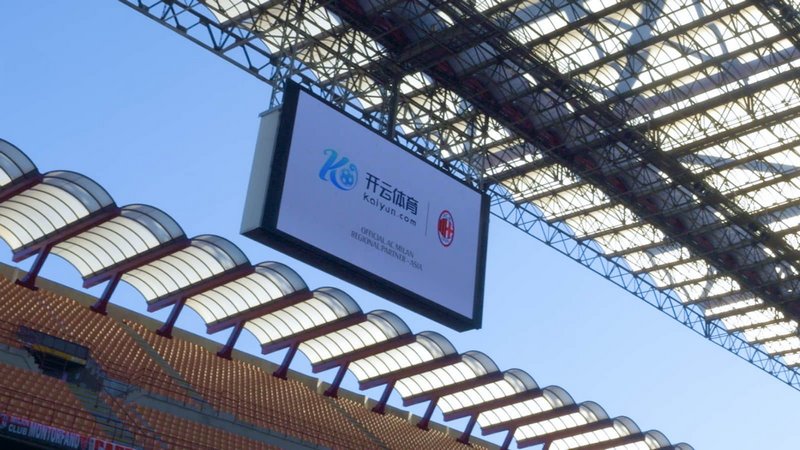 友展示了何